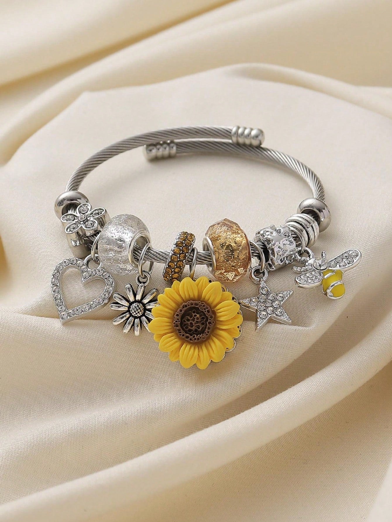 1pc Fashionable Elegant Versatile Luxury Faux Diamond Resin Sunflower, Daisy, Bee & Star Pattern Stainless Steel Bangle Bracelet, Gift For Parties, Nightclubs, Banquets, Vacations & Everyday Wear