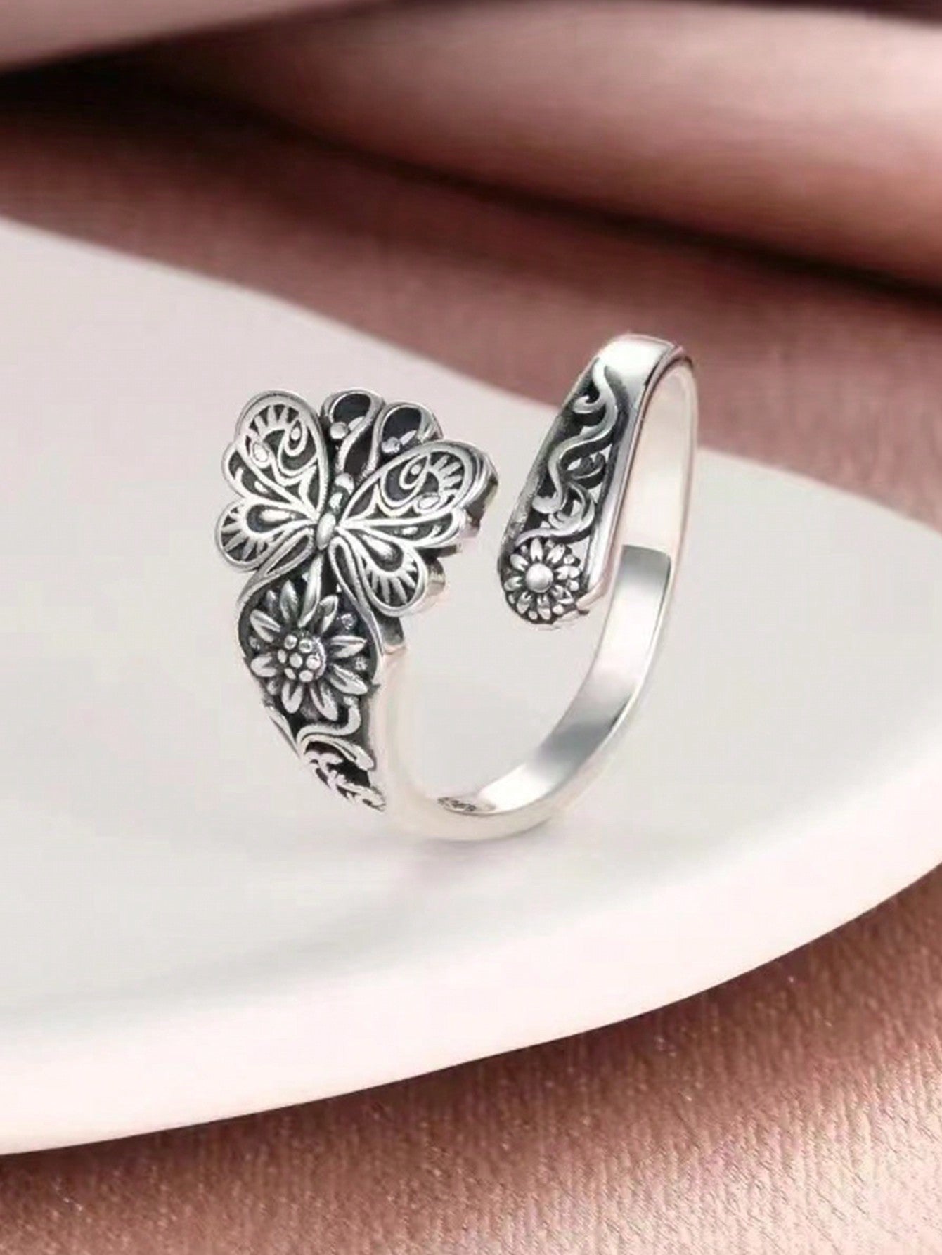 1pc Retro Fashion Butterfly Flower Design Adjustable Ring, Versatile Accessory Suitable For Women, Great Gift For Family And Friends