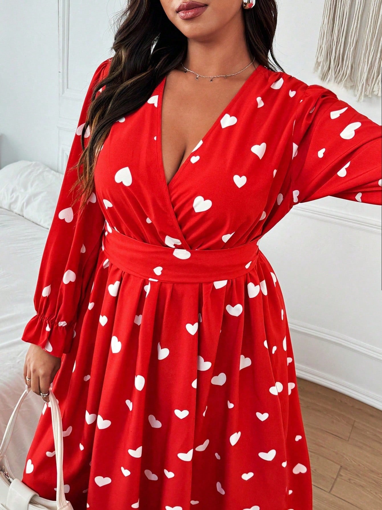 Franclia Plus Size Cross Collar Cardigan Dress With Heart Prints, Long Sleeve Elastic Cuff, A-Line Waist Tie Design, Suitable For Valentine's Day, Flower Print