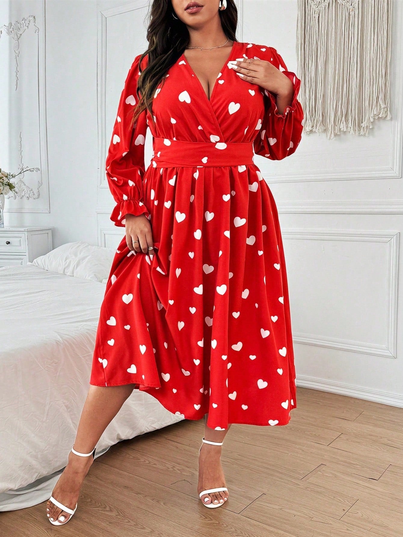 Franclia Plus Size Cross Collar Cardigan Dress With Heart Prints, Long Sleeve Elastic Cuff, A-Line Waist Tie Design, Suitable For Valentine's Day, Flower Print