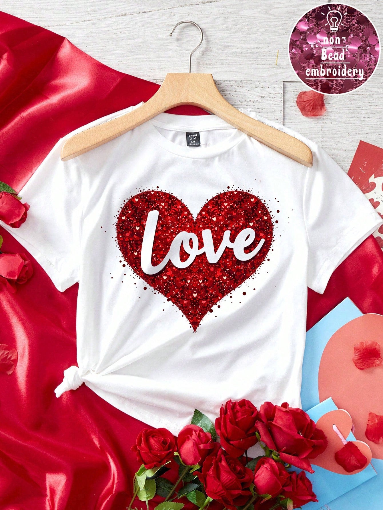 Essnce Valentine's Heart Print Plus Size Women's Fitted T-Shirt