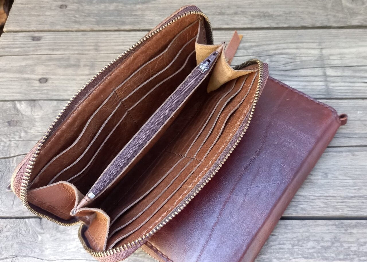 Handmade Leather Ladies Zip Wallet