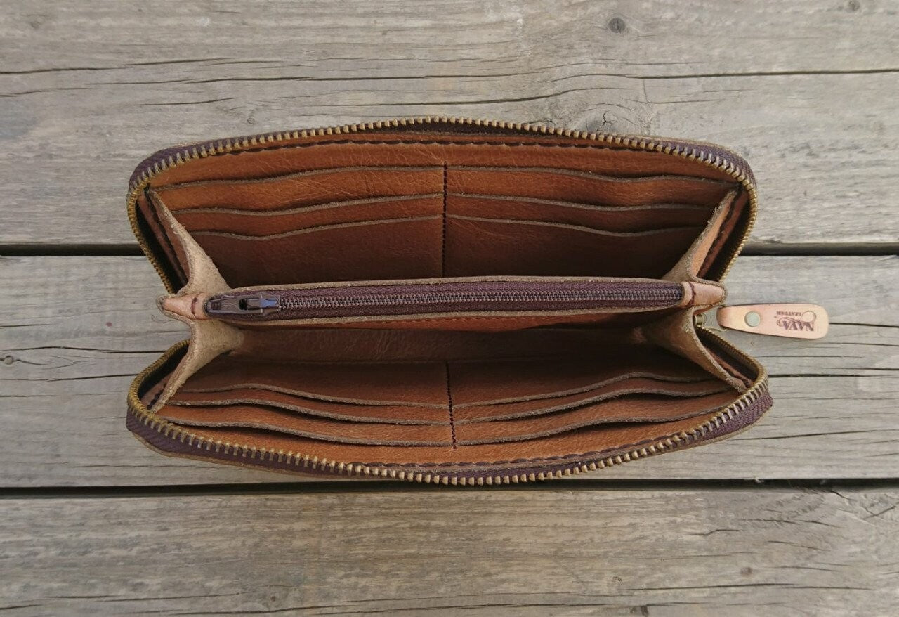 Handmade Leather Ladies Zip Wallet